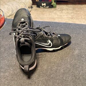 Nike Black and White Men's Athletic Shoes